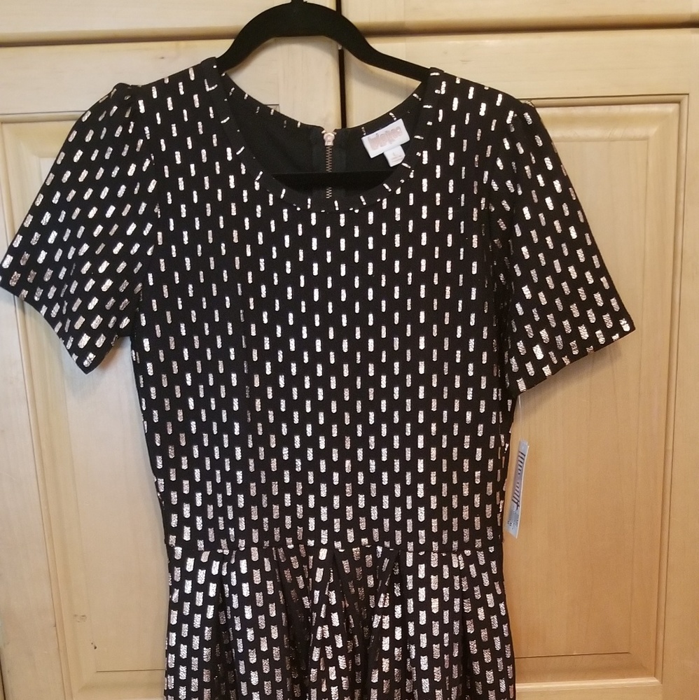 Elegant Dress with pockets and zipper